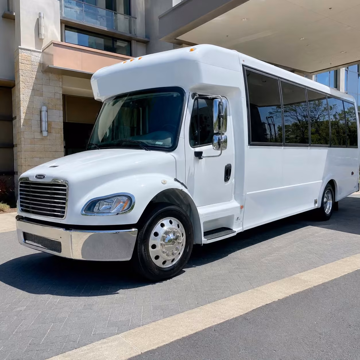 las vegas 15 passenger minibus rental