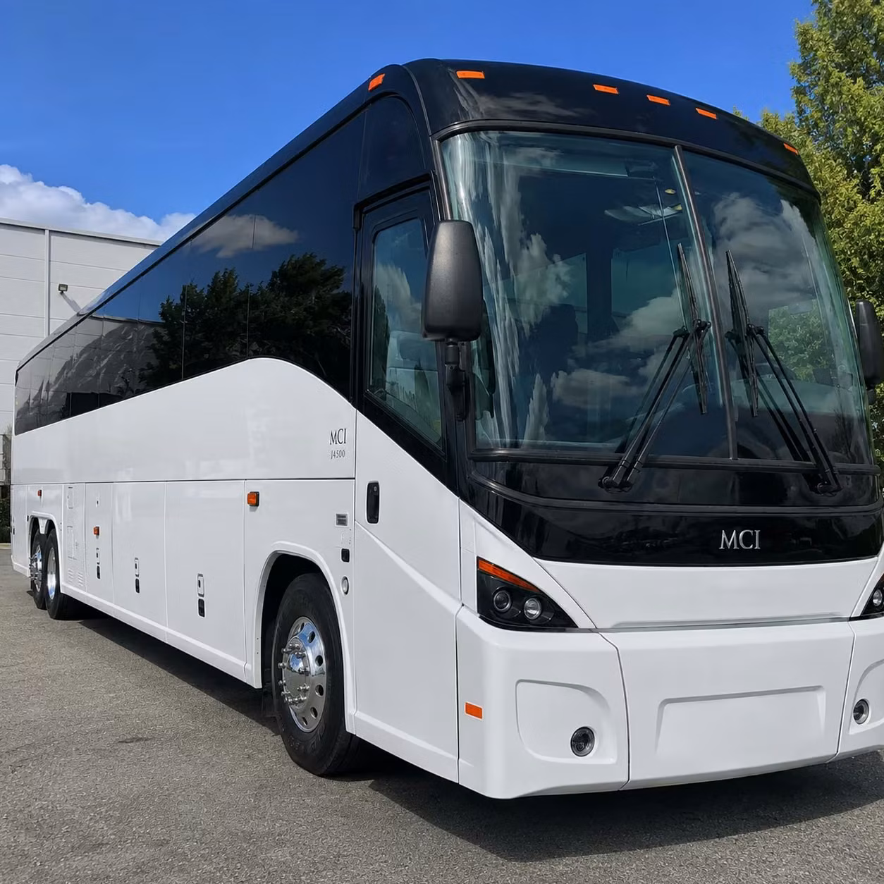 why a private airport shuttle bus beats rideshares for las vegas groups